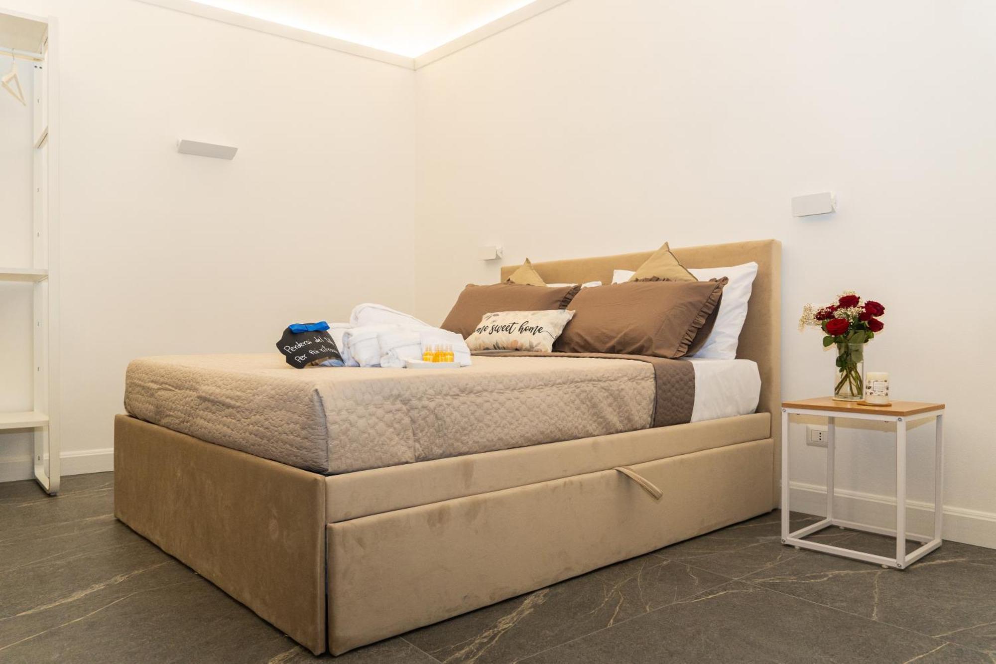 Don Lope Suite-piazza Del Plebiscito Naples